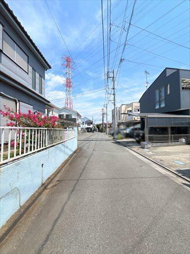 前面道路(南東側)