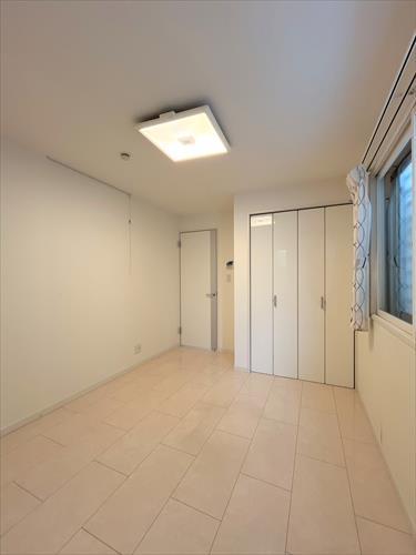 洋室約6.0帖(西側)