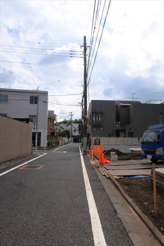 前面道路(東側)