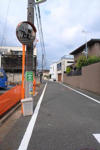 前面道路(東側)