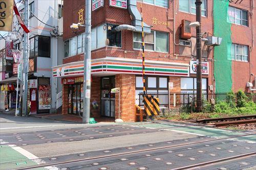 セブンイレブン世田谷上北沢駅前店400m