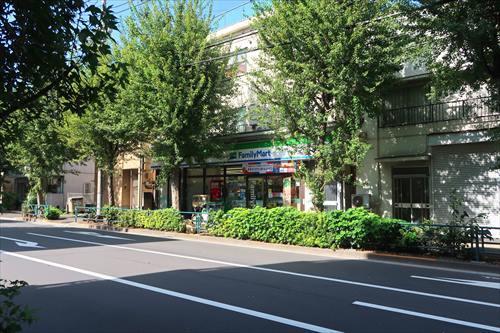 ファミリーマート梅里二丁目店350m