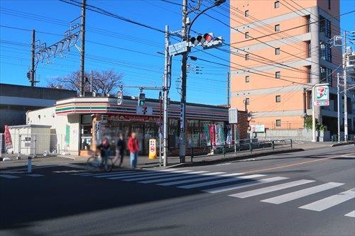 セブンイレブン西恋ヶ窪2丁目店380m