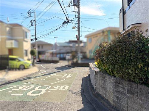 前面道路　南東側(2026年4月撮影)