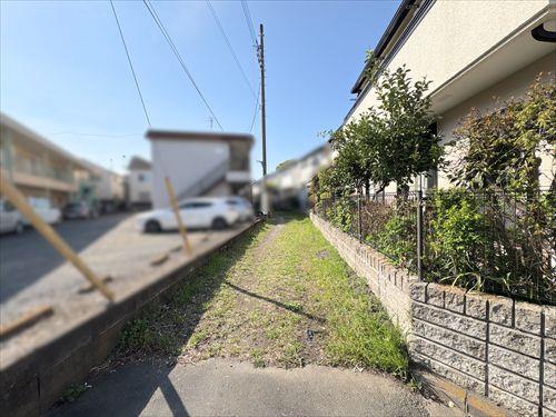 前面通路　南西側(2026年4月撮影)