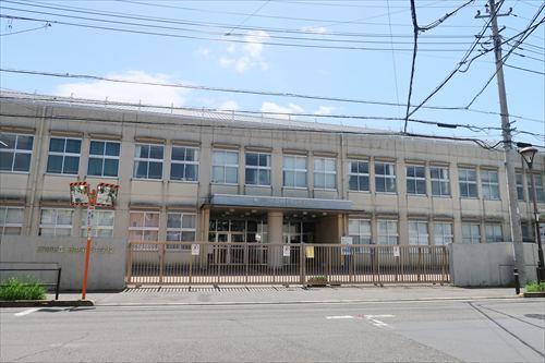 府中市立府中第三中学校(410m)