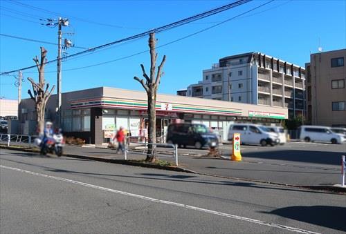セブンイレブン八王子狭間町店550m