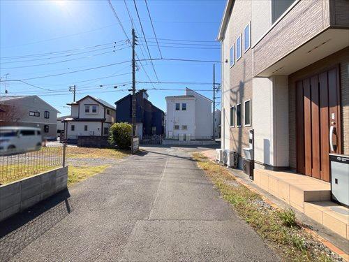 前面道路(東側)