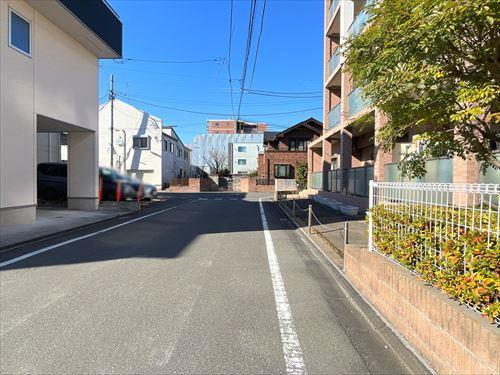 前面道路(南西側)