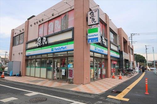 ファミリーマート稲城長沼駅前店200m