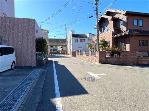 前面道路(北西側)