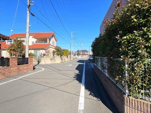 前面道路(北西側)