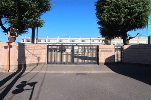 立川市立立川第四中学校820m