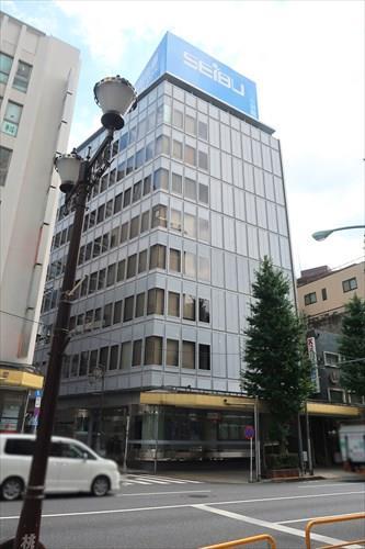 西武信用金庫本店90m