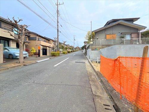 前面道路(北西側)