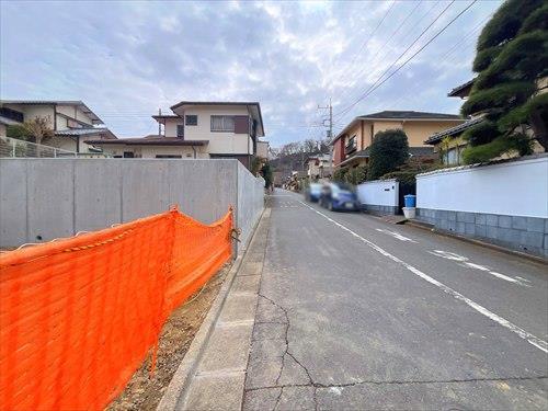 前面道路(南西側)