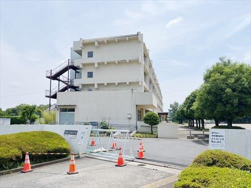 多摩市立貝取小学校(360m)