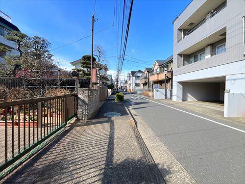 前面道路(2026年1月撮影)