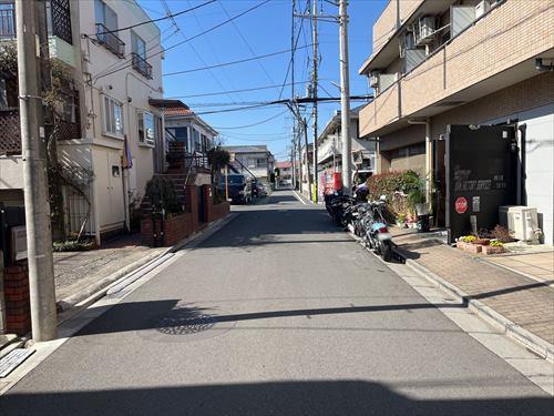 前面道路(2026年3月撮影)