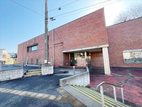 日野市立中央図書館(290m)