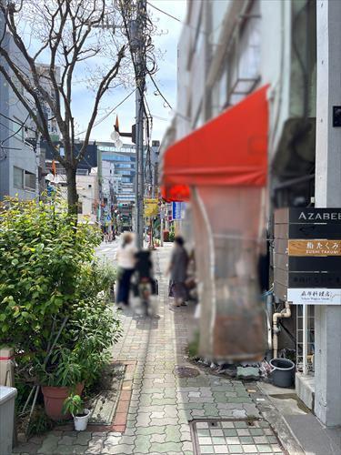 現地前歩道