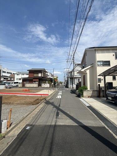 南東側前面道路