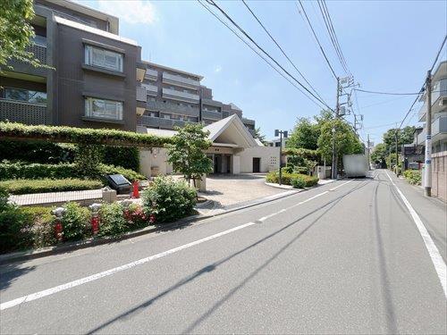 北側前面道路