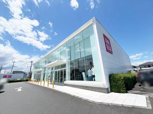 ユニクロ青梅店(370m)