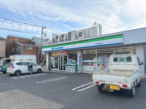 ファミリーマート小平学園西町店350ｍ