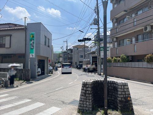 西側前面道路(北側から撮影) 西側前面道路(北側から撮影)