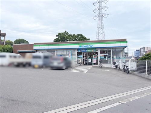 ファミリーマート秀栄関戸五丁目店510m ファミリーマート秀栄関戸五丁目店510m