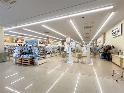Seria生活良品多摩貝取店 1190m