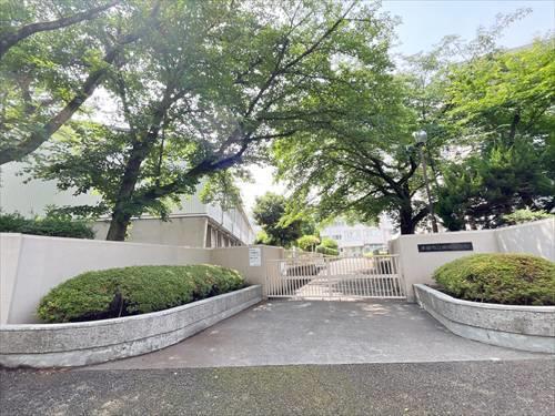 多摩市立青陵中学校(880m)
