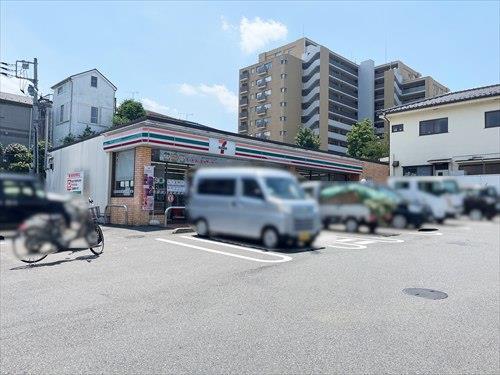 セブンイレブン多摩諏訪越通り店 660m