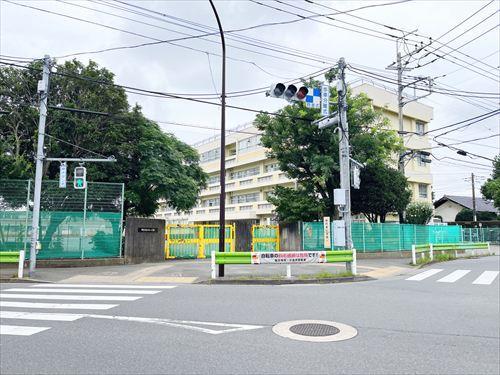 国分寺市立第二小学校(570m)