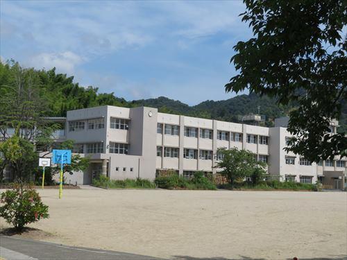 島本町立第二小学校(徒歩11分)