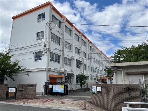 高槻市立第六中学校まで徒歩8分