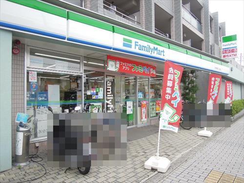 ファミリーマート茨木春日三丁目店 徒歩2