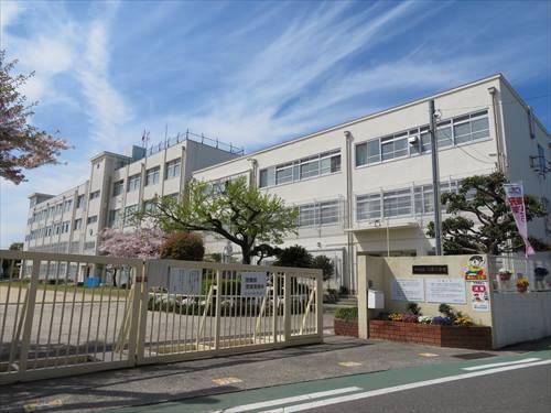 高槻市立川西小学校 徒歩10分