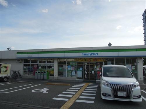 ファミリーマート彩都西駅前店 徒歩4分