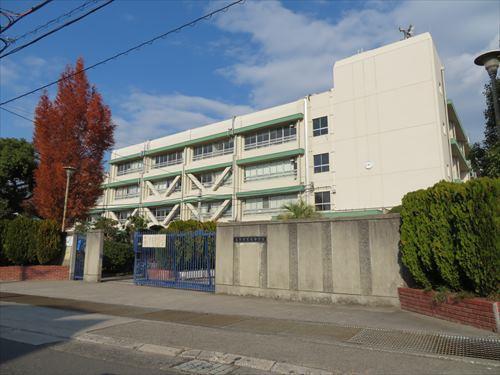 茨木市立北中学校 徒歩17分