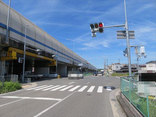 耳原交番前交差点（南西側から撮影