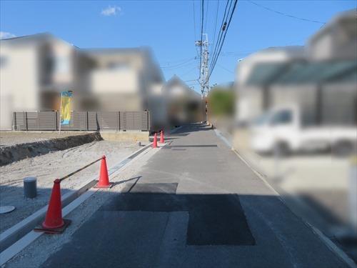 前面道路（南側から撮影）