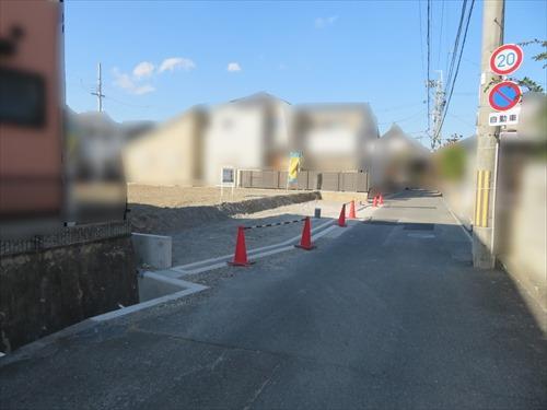 前面道路（南側から撮影）