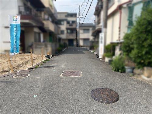 前面道路含む現地（2025年11月撮影）