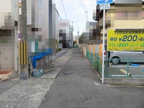 西側通路（南から北を撮影）