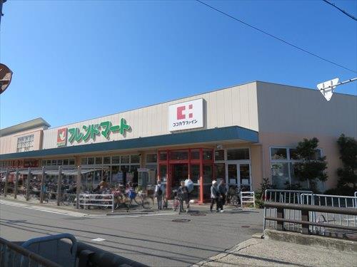 フレンドマート高槻川添店 徒歩2分