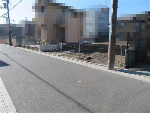 東側道路（北東より撮影）