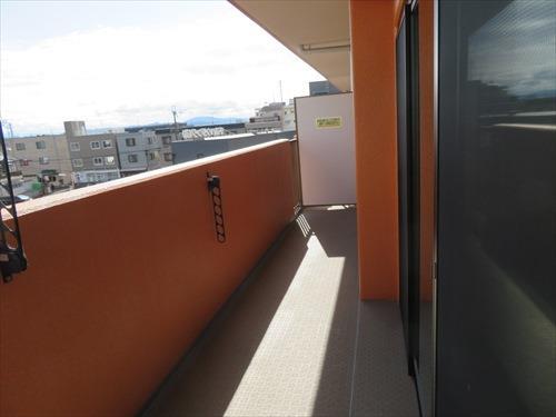 東側バルコニー