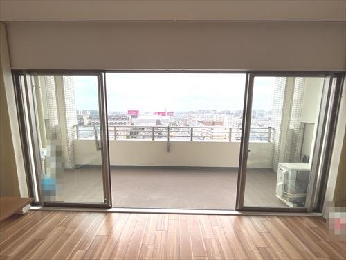 リビング・ダイニング、バルコニー